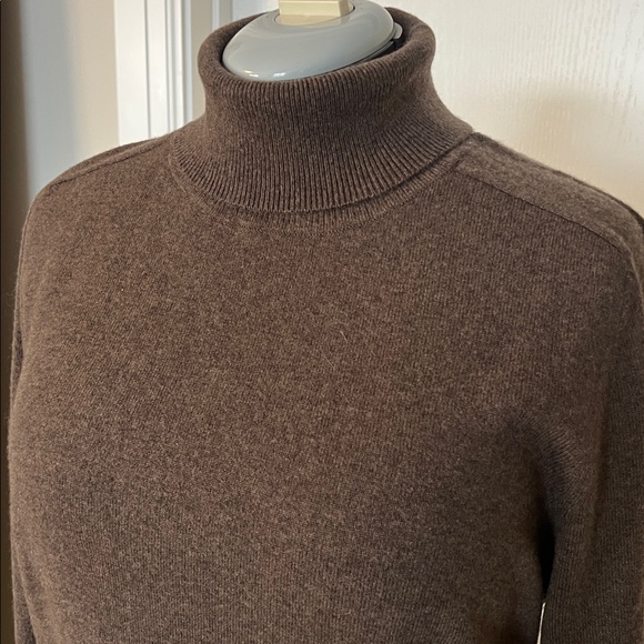 NWT Quince Cashmere Turtleneck Sweater - Picture 3 of 7